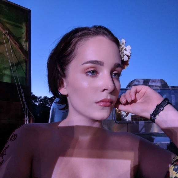 Meet your Posher, Erin - Picture 1 of 1